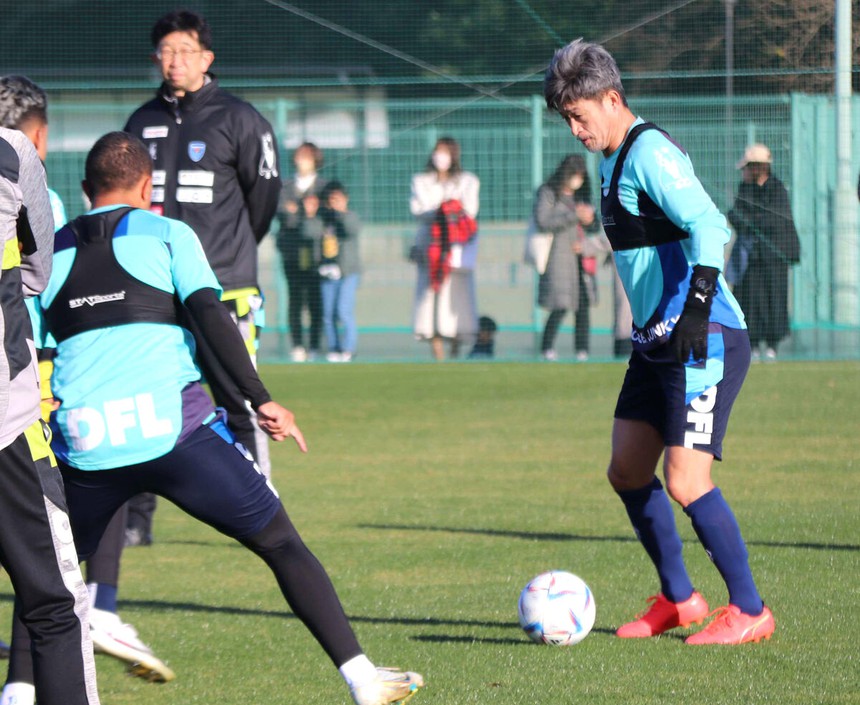 Công Phượng tập luyện với 'vua sút phạt' của Nhật Bản và kỷ lục gia Miura tại Yokohama FC - Ảnh 5.