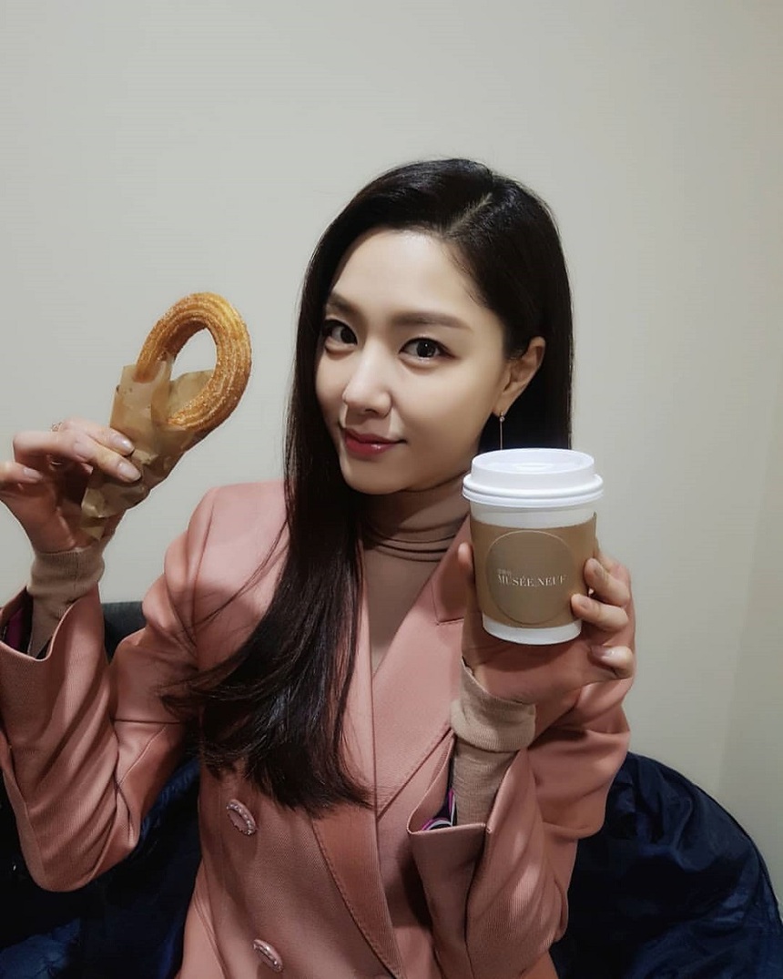 Seo Ji Hye ở phim mới có đẹp như hồi đóng 'Hạ cánh nơi anh'? - Ảnh 9. Seo Ji Hye ở phim mới có đẹp như hồi đóng 'Hạ cánh nơi anh'? - Ảnh 9.