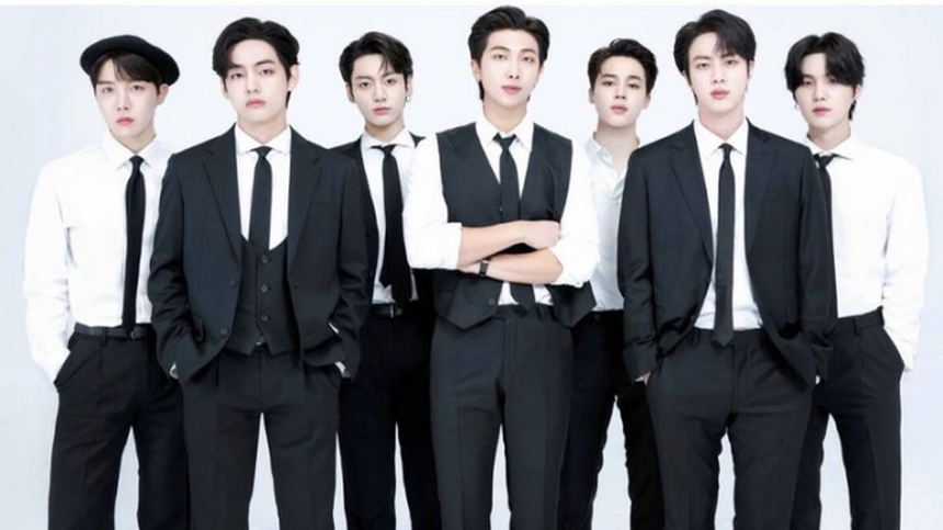 Bức ảnh BTS trông ngầu nhất do netizen bầu chọn: Từ Nhà Trắng đến Nhà Xanh - Ảnh 5. Bức ảnh BTS trông ngầu nhất do netizen bầu chọn: Từ Nhà Trắng đến Nhà Xanh - Ảnh 5.