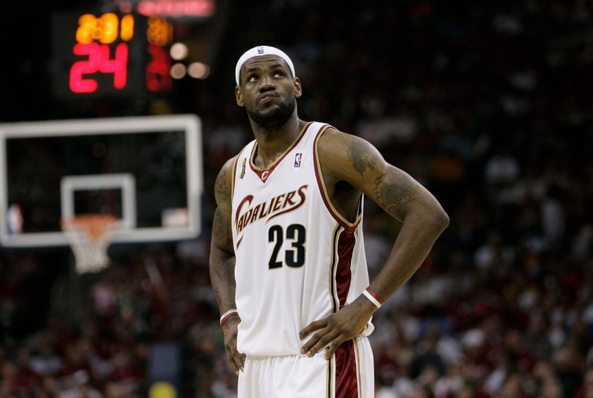 Trải 16 năm với hơn 1.000 trận đấu, LeBron James chưa bao giờ ghi dưới 10 điểm tại NBA - Ảnh 2.