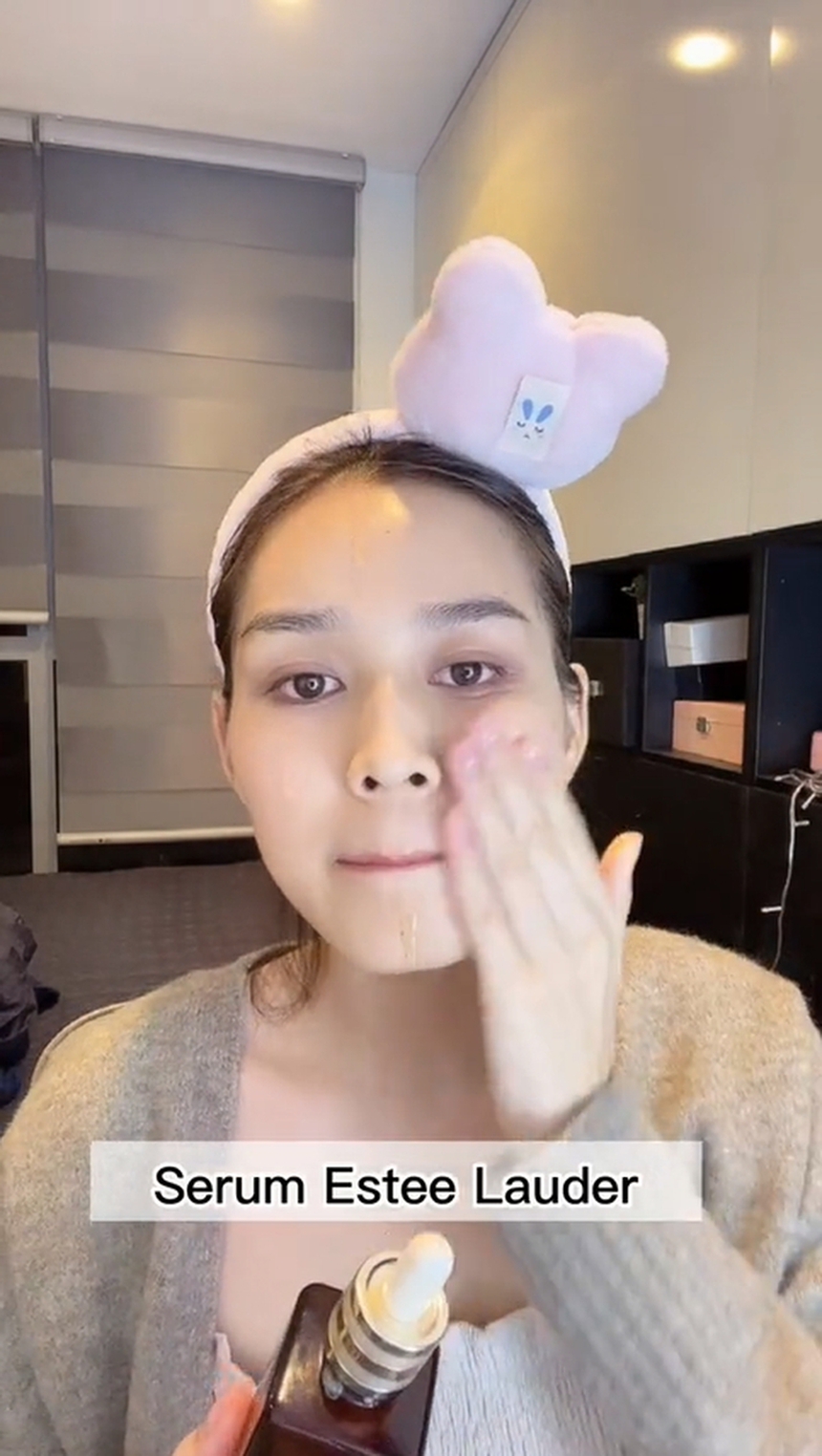 Review serum dưỡng da mà Hoa hậu Đỗ Thị Hà sử dụng: Liệu có đáng để đầu tư? - Ảnh 2. Review serum dưỡng da mà Hoa hậu Đỗ Thị Hà sử dụng: Liệu có đáng để đầu tư? - Ảnh 2.