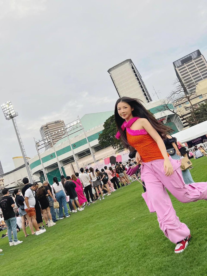 Thái Lan đúng là 'sân nhà' của BLACKPINK: Fan khắp nơi đổ về, Hoàng gia ủng hộ và loạt tương tác gây sốt MXH! - Ảnh 7.