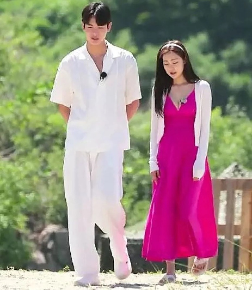 10 khoảnh khắc thời trang đẹp nhất của 'Single's Inferno 2' - Ảnh 7. 10 khoảnh khắc thời trang đẹp nhất của 'Single's Inferno 2' - Ảnh 7.