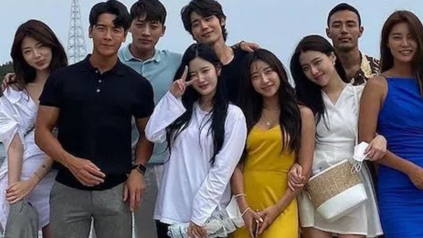 10 khoảnh khắc thời trang đẹp nhất của 'Single's Inferno 2' - Ảnh 1. 10 khoảnh khắc thời trang đẹp nhất của 'Single's Inferno 2' - Ảnh 1.