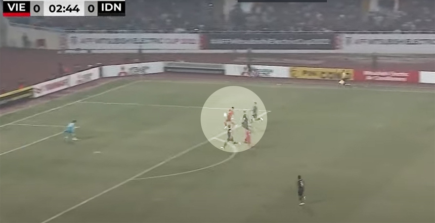 Việt Nam 2-0 Indonesia: Tiến Linh vẫn xứng đáng là sát thủ đích thực - Ảnh 4.