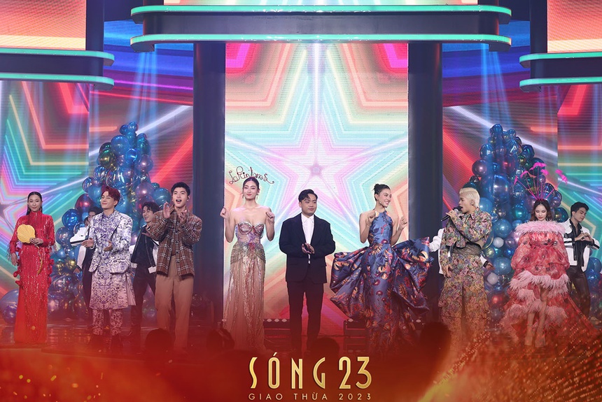 Trấn Thành công khai đẩy thuyền HIEUTHUHAI và Hoa hậu Tiểu Vy - Ảnh 2. Trấn Thành công khai đẩy thuyền HIEUTHUHAI và Hoa hậu Tiểu Vy - Ảnh 2.