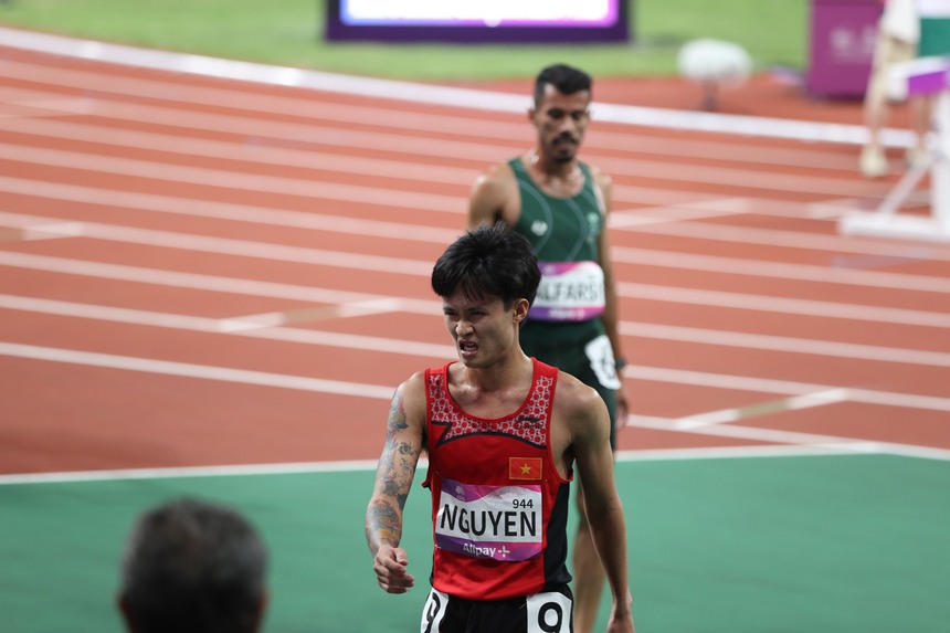 Thương cảm VĐV điền kinh Việt Nam chạy về đích phải gọi cấp cứu tại ASIAD - Ảnh 10. Thương cảm VĐV điền kinh Việt Nam chạy về đích phải gọi cấp cứu tại ASIAD - Ảnh 10.