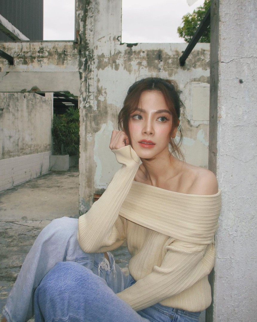 Diện đẹp tuổi 30 với loạt công thức thời trang dễ áp dụng từ Baifern Pimchanok - Ảnh 8.