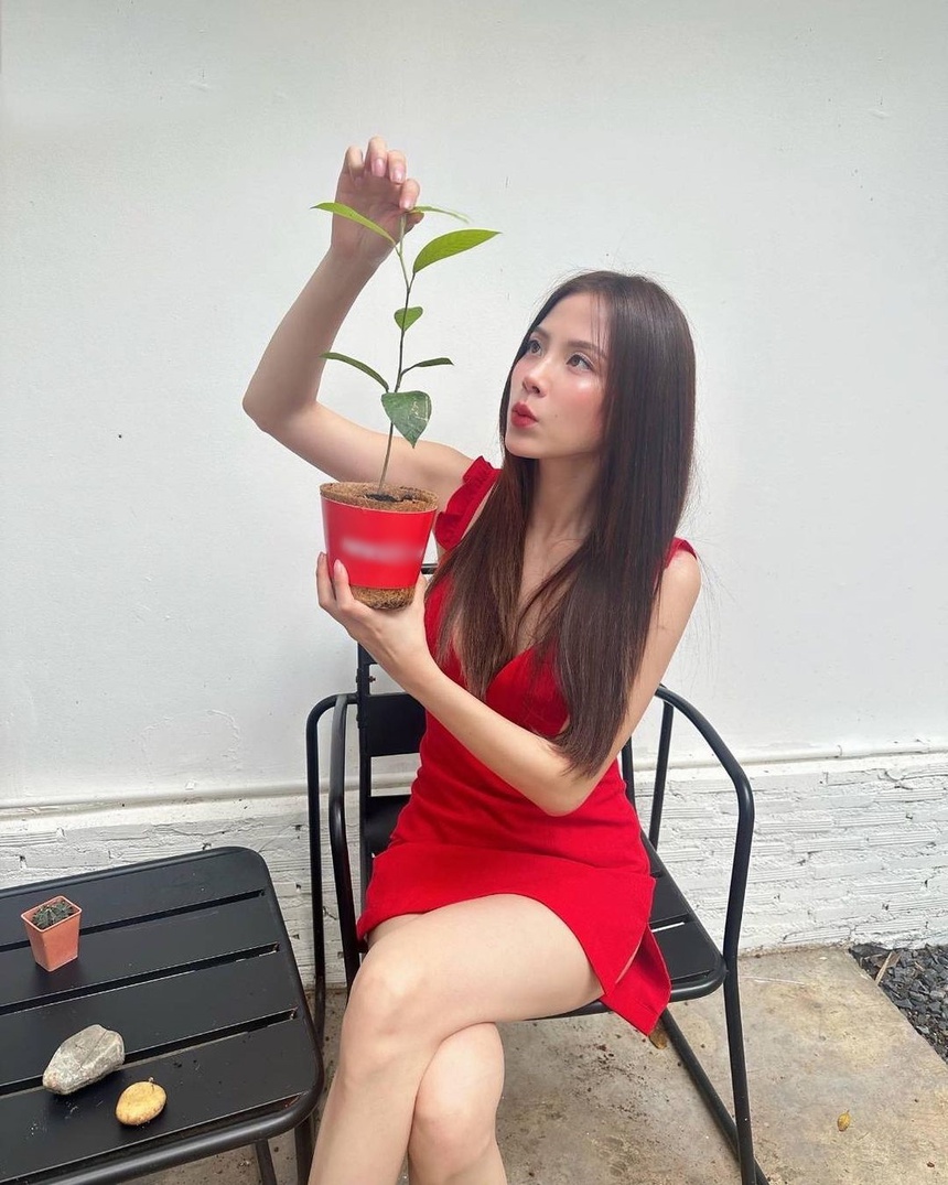 Diện đẹp tuổi 30 với loạt công thức thời trang dễ áp dụng từ Baifern Pimchanok - Ảnh 4.