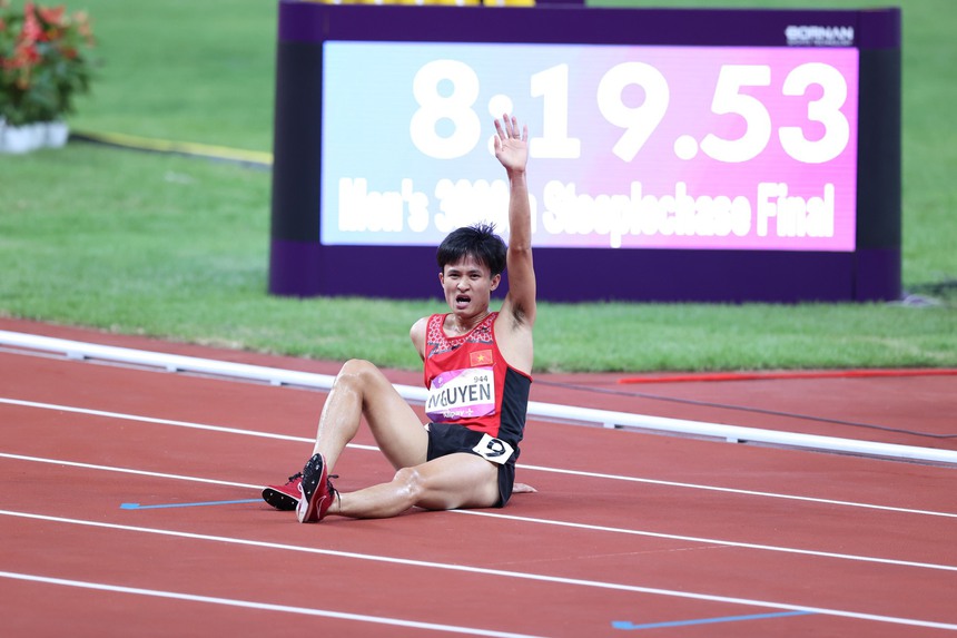 Thương cảm VĐV điền kinh Việt Nam chạy về đích phải gọi cấp cứu tại ASIAD - Ảnh 5. Thương cảm VĐV điền kinh Việt Nam chạy về đích phải gọi cấp cứu tại ASIAD - Ảnh 5.