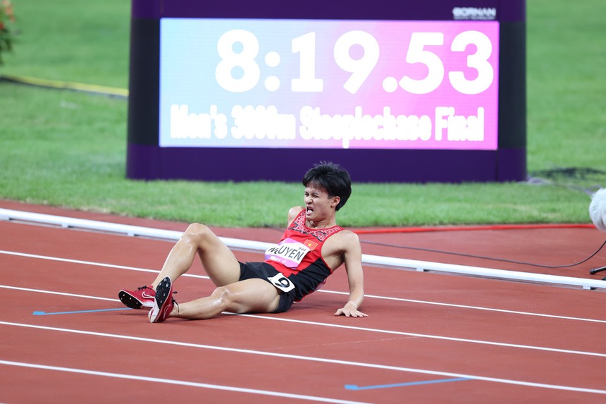 Thương cảm VĐV điền kinh Việt Nam chạy về đích phải gọi cấp cứu tại ASIAD - Ảnh 6. Thương cảm VĐV điền kinh Việt Nam chạy về đích phải gọi cấp cứu tại ASIAD - Ảnh 6.