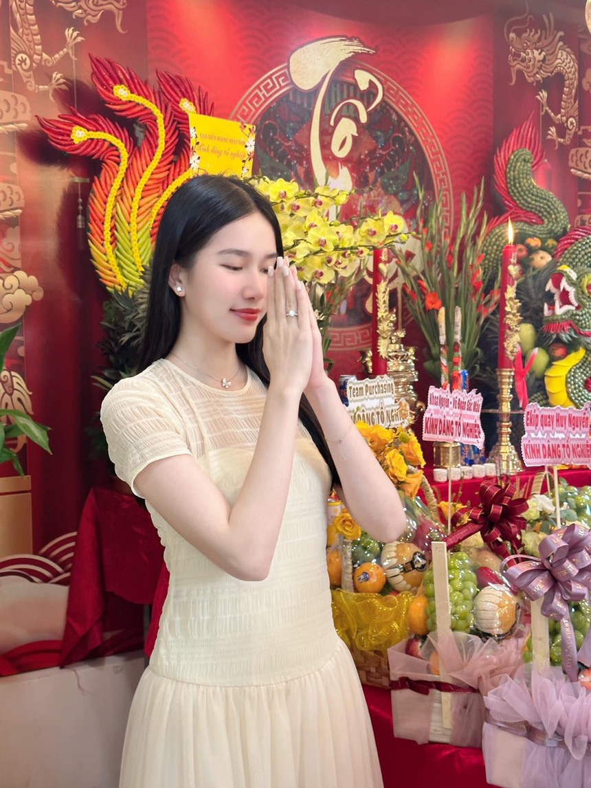 Sao Việt 1/10: Phương Oanh ấn định ngày tổ chức hôn lễ, Minh Hằng trở lại Showbiz sau thời gian ở cữ - Ảnh 6.