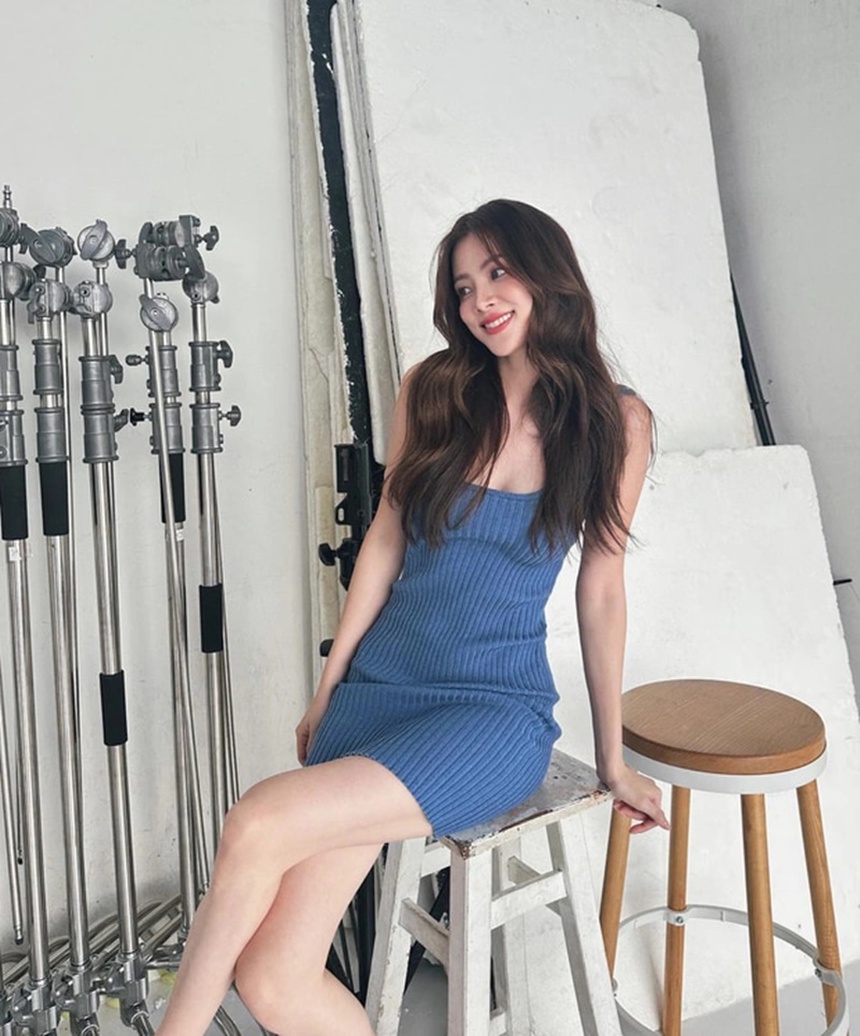 Diện đẹp tuổi 30 với loạt công thức thời trang dễ áp dụng từ Baifern Pimchanok - Ảnh 3.