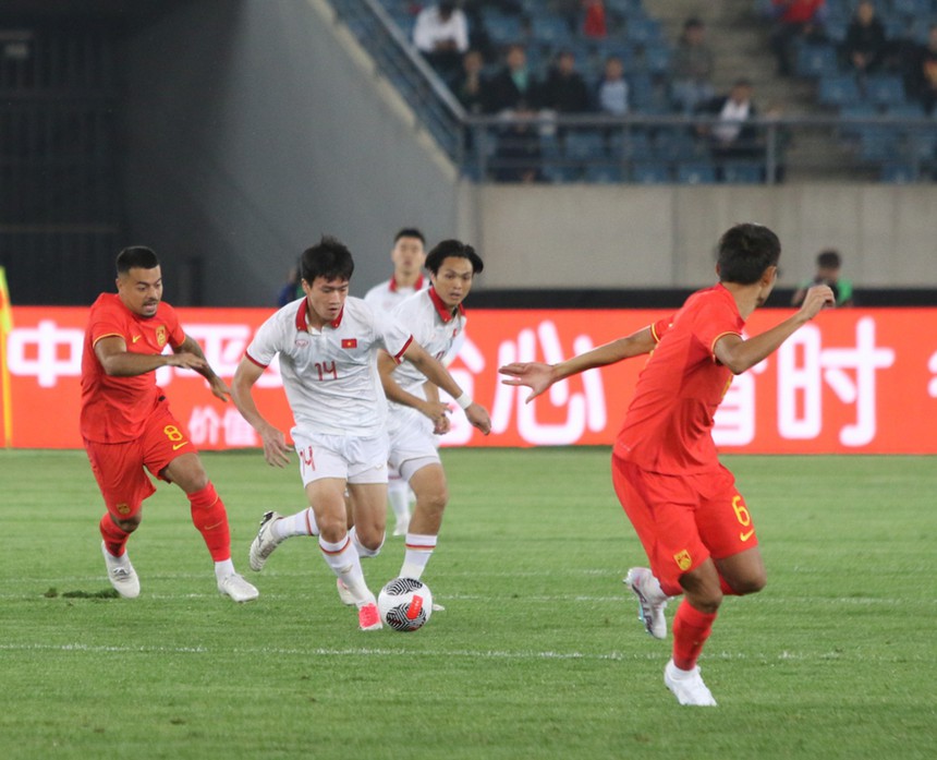 VTV5 VTV6 trực tiếp bóng đá Việt Nam vs Trung Quốc: Vẫn chưa có bàn thắng - Ảnh 7. VTV5 VTV6 trực tiếp bóng đá Việt Nam vs Trung Quốc: Vẫn chưa có bàn thắng - Ảnh 7.