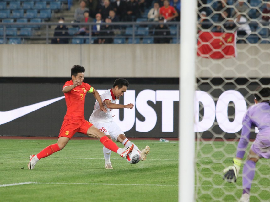 Giao hữu Trung Quốc 2-0 Việt Nam: Phép thử bất thành - Ảnh 1.