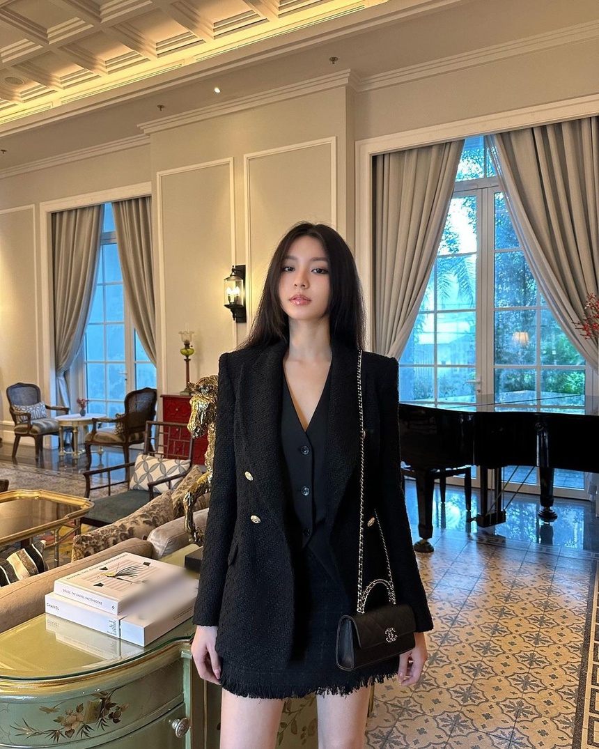 "Nữ thần" Bâu Krysie tôn eo thon với những bản phối thời trang hút mắt - Ảnh 11.