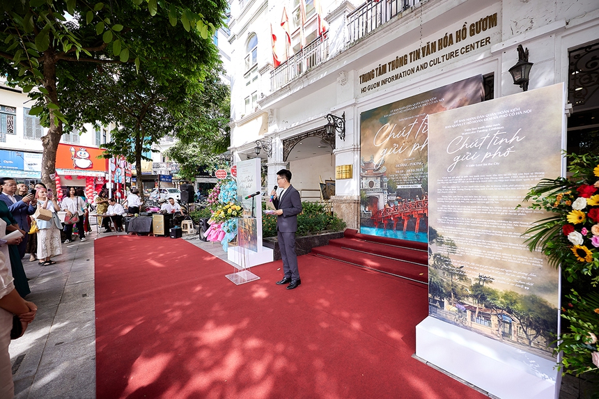 Họa sĩ trẻ Hoàng Phong: Tình yêu đặc biệt của một người con phương Nam dành cho Hà Nội - Ảnh 1.