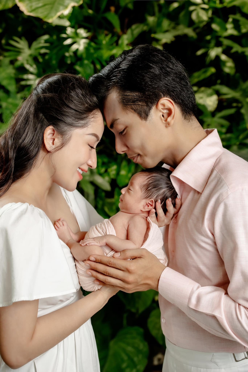 Sao Việt 10/10: Ninh Dương Lan Ngọc táo bạo xuống phố, Diễm My 9X ấn định ngày kết hôn - Ảnh 4.