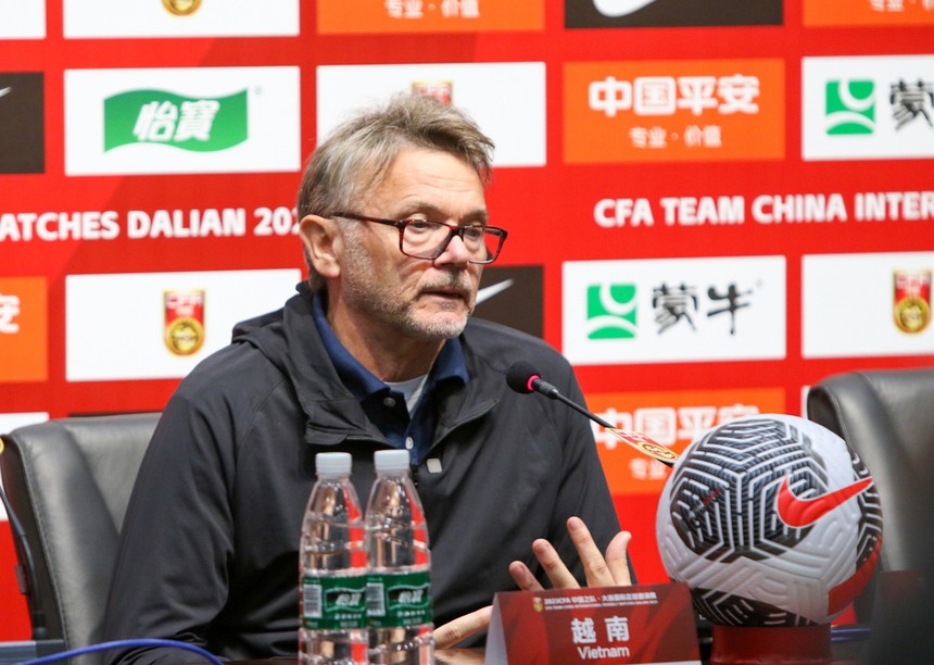 HLV Troussier: ‘Tôi không quá thất vọng nhưng sẽ phân tích những tồn đọng’ - Ảnh 2.
