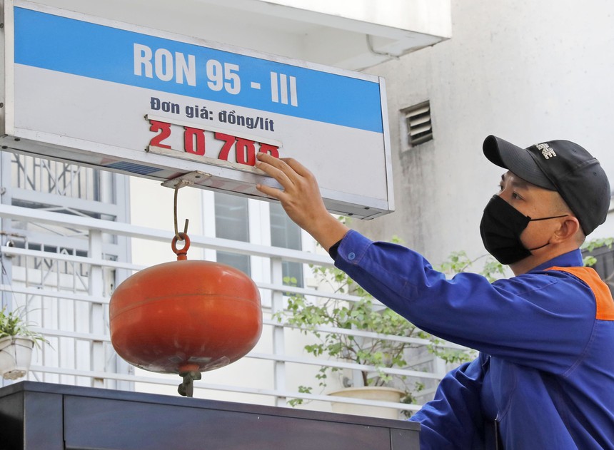 VPI dự báo giá xăng có thể giảm khoảng 9% - Ảnh 1. VPI dự báo giá xăng có thể giảm khoảng 9% - Ảnh 1.