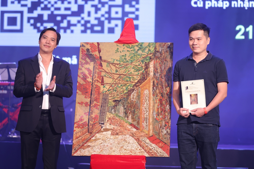 Đêm nhạc từ thiện 'Cánh hoa bay' - Ảnh 5. Đêm nhạc từ thiện 'Cánh hoa bay' - Ảnh 5.