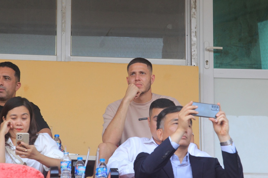 Chuyển nhượng V-League hôm nay 11/10: HAGL và CAHN vẫn thử việc ngoại binh, Khánh Hòa đón trung vệ nội cao 1m85 - Ảnh 2.