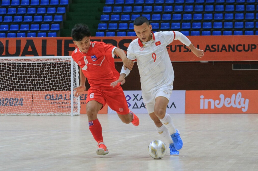 Thắng đậm Hàn Quốc, HLV Diego Raul mạnh mẽ thay đổi futsal Việt Nam như ông Troussier - Ảnh 3.