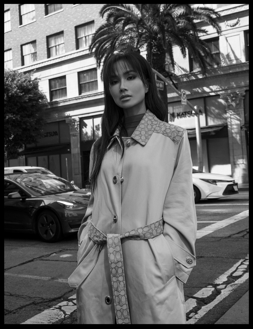 H'Hen Niê tung bộ ảnh cực 'chất' tại trời Tây, ngỡ tưởng lên bìa tạp chí quốc tế - Ảnh 4.