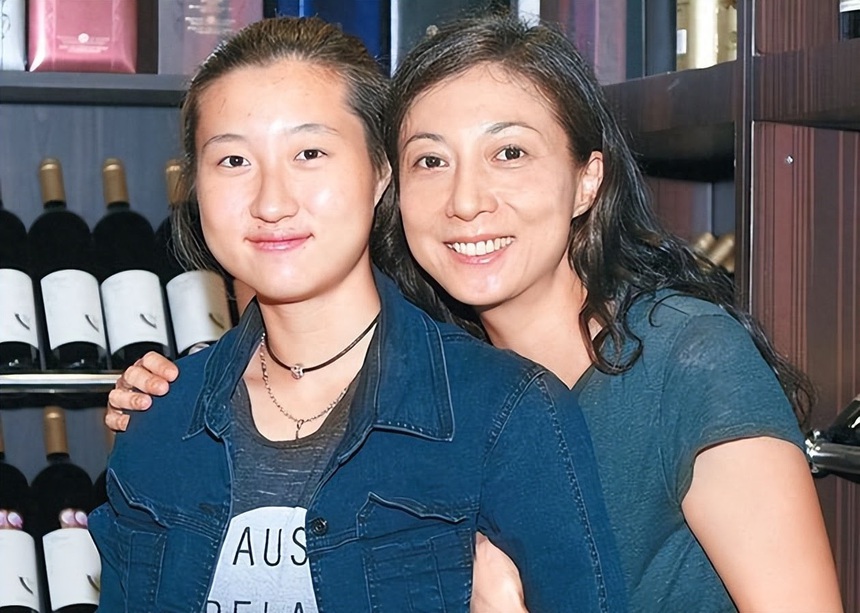 Danh sách 'người tình' toàn ngôi sao của huyền thoại võ thuật Thành Long - Ảnh 8.