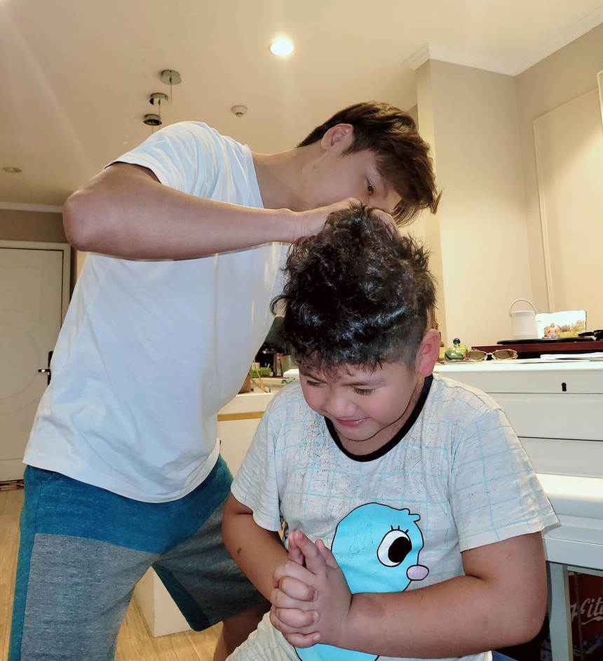 Sao Việt 11/10: Mạnh Trường bị 'phũ' khi cắt tóc cho con, Tự Long chúc mừng sinh nhật 'Hoa hậu Thùng táo' Vân Dung  - Ảnh 2.