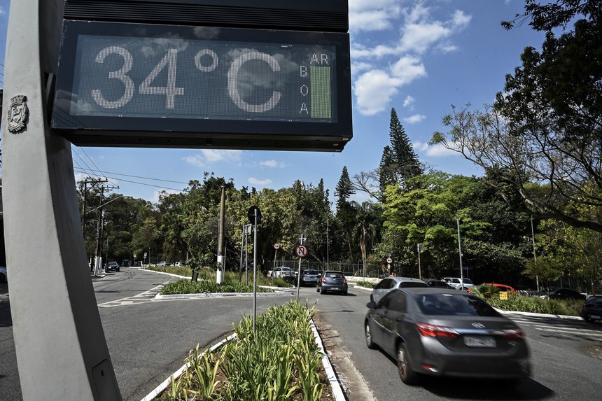 Biến đổi khí hậu gây nắng nóng bất thường ở Nam Mỹ - Ảnh 1.