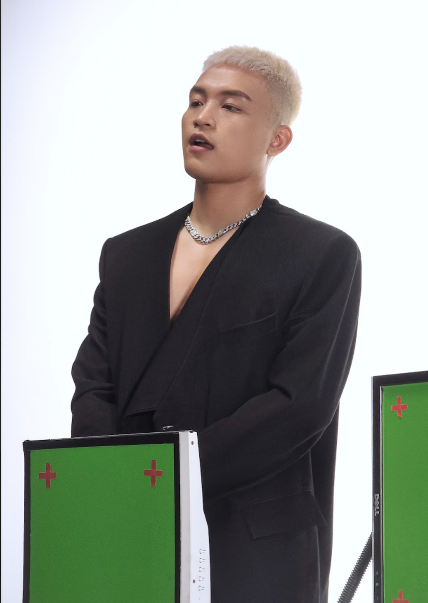 Phạm Việt Thắng “chơi lớn” sử dụng công nghệ AI trong MV "MUOITRENMUOI" - Ảnh 2. Phạm Việt Thắng “chơi lớn” sử dụng công nghệ AI trong MV "MUOITRENMUOI" - Ảnh 2.