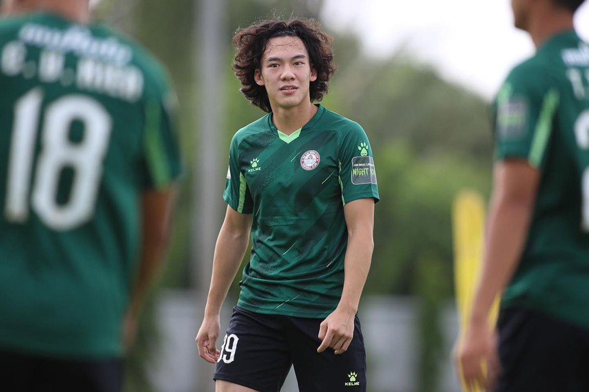 Tin nóng thể thao tối 12/10: Cầu thủ trưởng thành từ lò đào tạo Barca đã có quốc tịch Việt Nam - Ảnh 2.