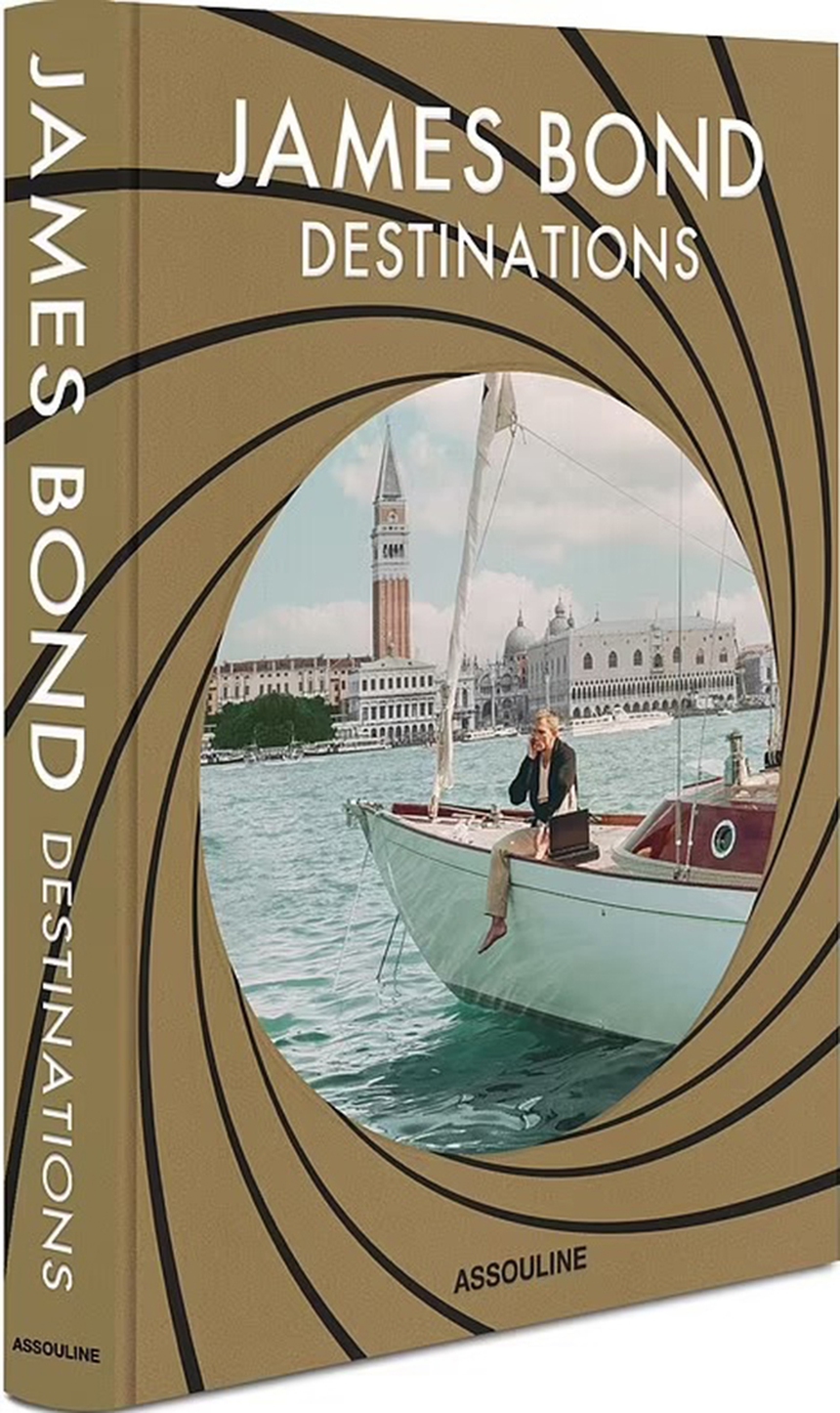 Những địa điểm đẹp mê hồn trong loạt phim James Bond hơn 60 năm qua - Ảnh 1.