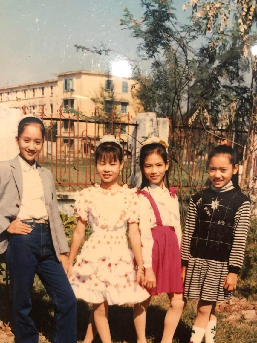 Khánh Thi là 'chị đại' trường múa, Phan Hiển mới... chào đời - Ảnh 1. Khánh Thi là 'chị đại' trường múa, Phan Hiển mới... chào đời - Ảnh 1.