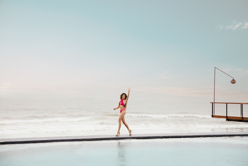 Bất chấp mưa gió, dàn hoa hậu Miss Grand International vẫn hết mình trong phần thi Swimsuit Competition - Ảnh 7.