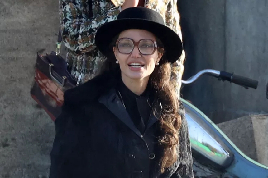 Pax Thiên và Maddox bị mỉa mai nịnh mẹ Angelina Jolie vì tài sản - Ảnh 1.