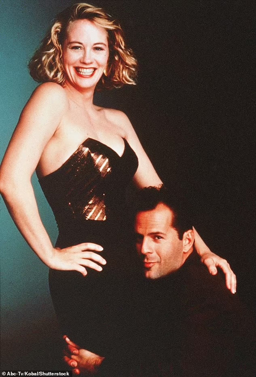 Bruce Willis đang mất đi 'niềm vui sống' và 'kỹ năng ngôn ngữ' - Ảnh 5.