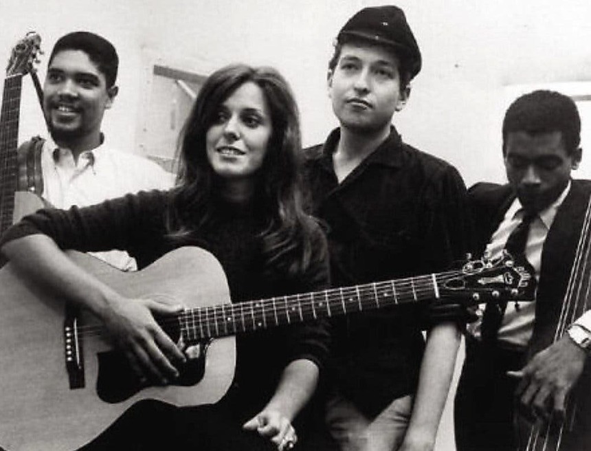 'Người đàn ông chơi trống lục lạc' của Bob Dylan - Ảnh 1.