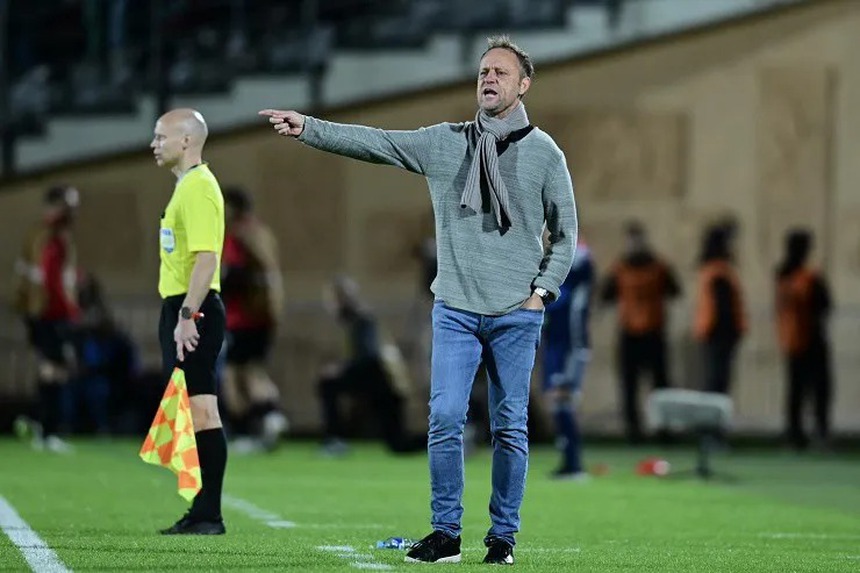 HLV Polking chán nản đổ lỗi học trò sau thất bại sốc 0-8 của Thái Lan trước đối thủ hạng 79 FIFA - Ảnh 3. HLV Polking chán nản đổ lỗi học trò sau thất bại sốc 0-8 của Thái Lan trước đối thủ hạng 79 FIFA - Ảnh 3.