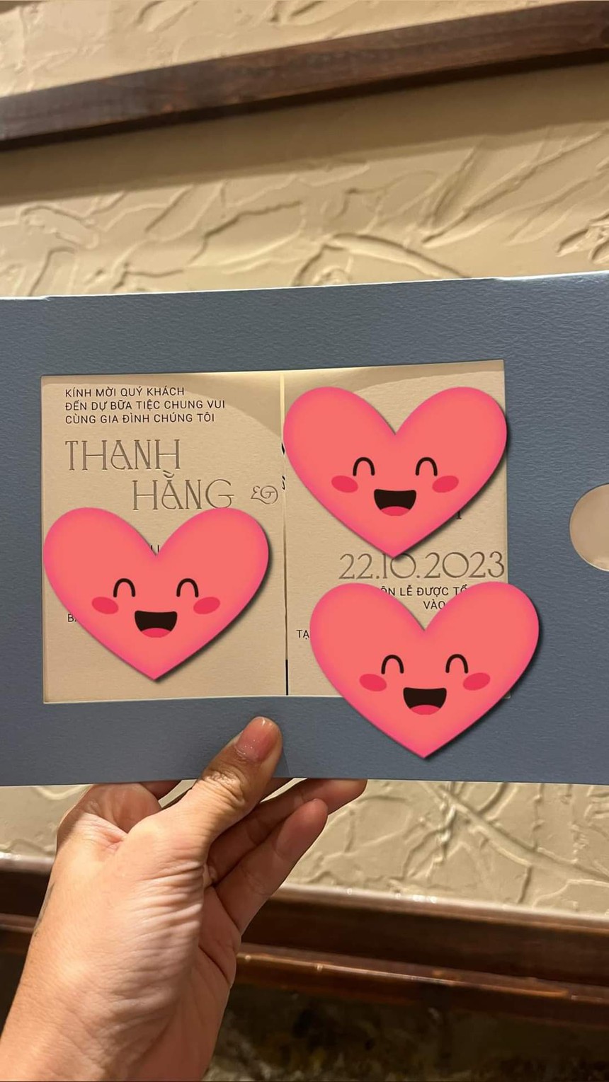 Hương Giang khoe thiệp cưới Thanh Hằng, than thở cho số phận mình - Ảnh 4.