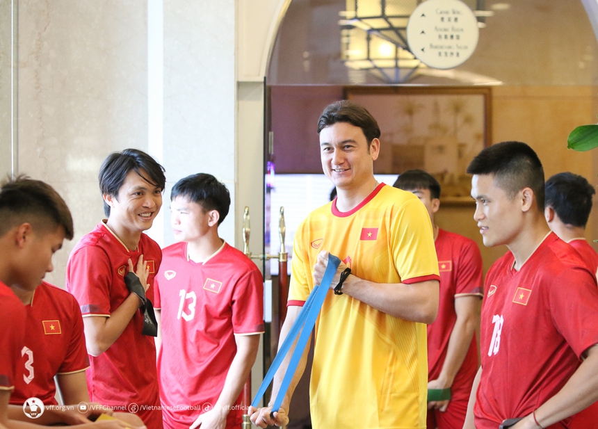 Tuyển thủ Việt Nam thả lỏng trước ngày sang Hàn Quốc, Quang Hải vắng mặt - Ảnh 2. Tuyển thủ Việt Nam thả lỏng trước ngày sang Hàn Quốc, Quang Hải vắng mặt - Ảnh 2.