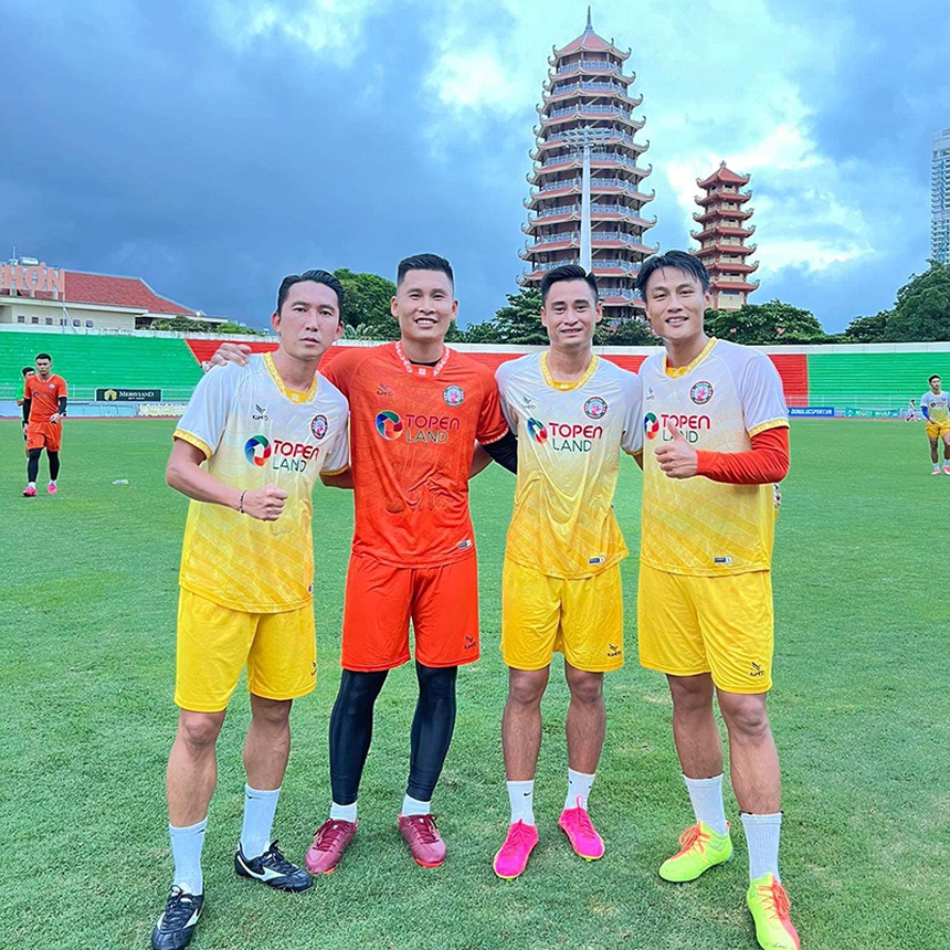 Chuyển nhượng V-League hôm nay 15/10: Tuấn Linh có bến đỗ bất ngờ, Huỳnh Kesley tái xuất ở tuổi 42 - Ảnh 2.