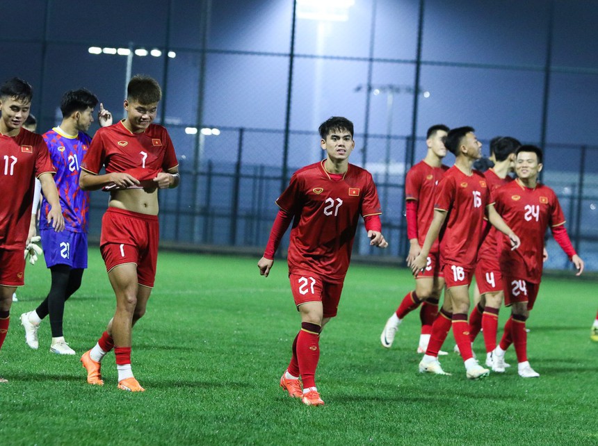 Bóng lăn trong tuần: 20 năm ký ức Muscat - Ảnh 1.