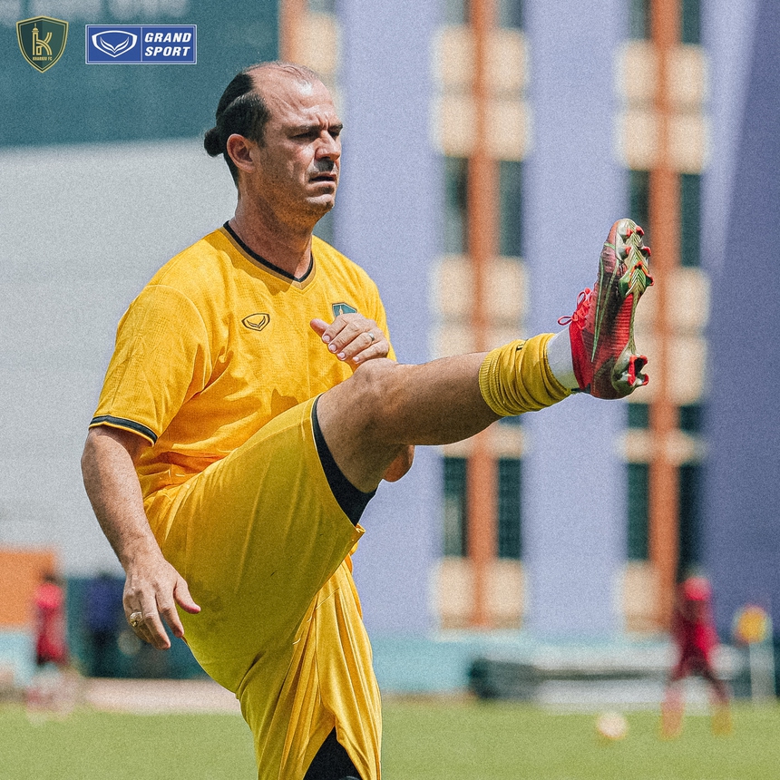 Chuyển nhượng V-League hôm nay 15/10: Tuấn Linh có bến đỗ bất ngờ, Huỳnh Kesley tái xuất ở tuổi 42 - Ảnh 3.