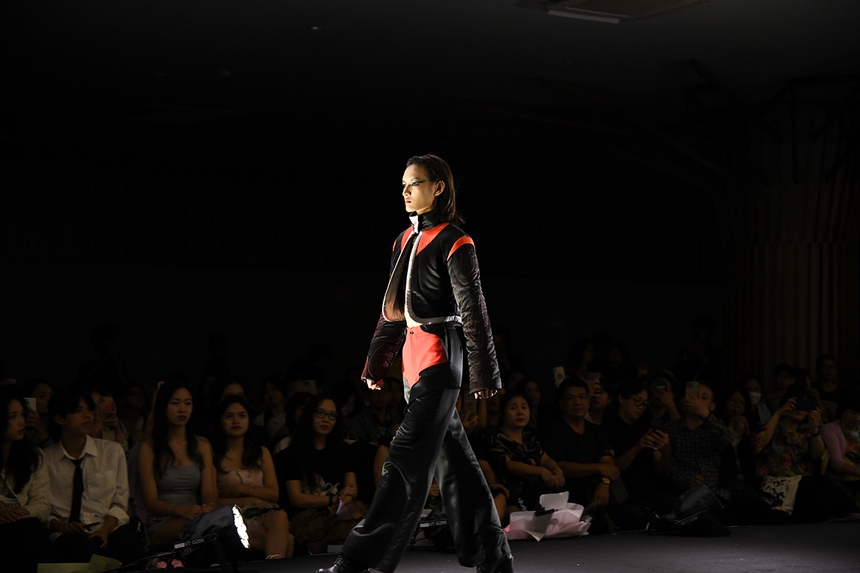 Showcase thời trang 'Song viễn' của học sinh trường THPT Chuyên Hà Nội - Amsterdam - Ảnh 5.