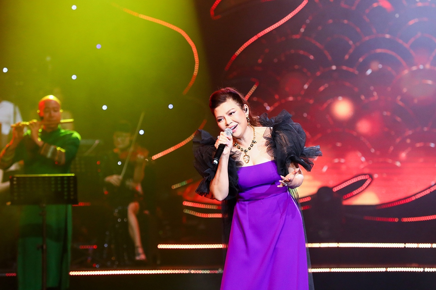Ngọc Anh thăng hoa khi hát cùng cùng Tấn Minh, Tùng Dương - Ảnh 1.