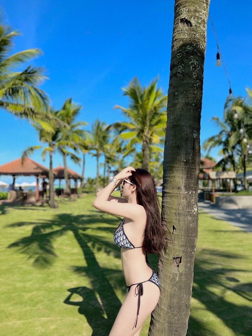 Nữ cầu thủ Việt Nam khoe đường cong cực phẩm sau khi 'treo giày' - Ảnh 8.