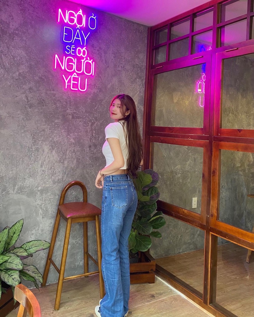 Nữ cầu thủ Việt Nam khoe đường cong cực phẩm sau khi 'treo giày' - Ảnh 15.