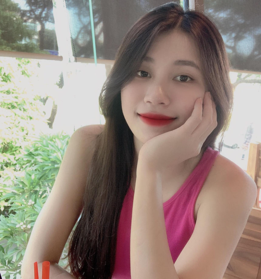 Nữ cầu thủ Việt Nam khoe đường cong cực phẩm sau khi 'treo giày' - Ảnh 3.